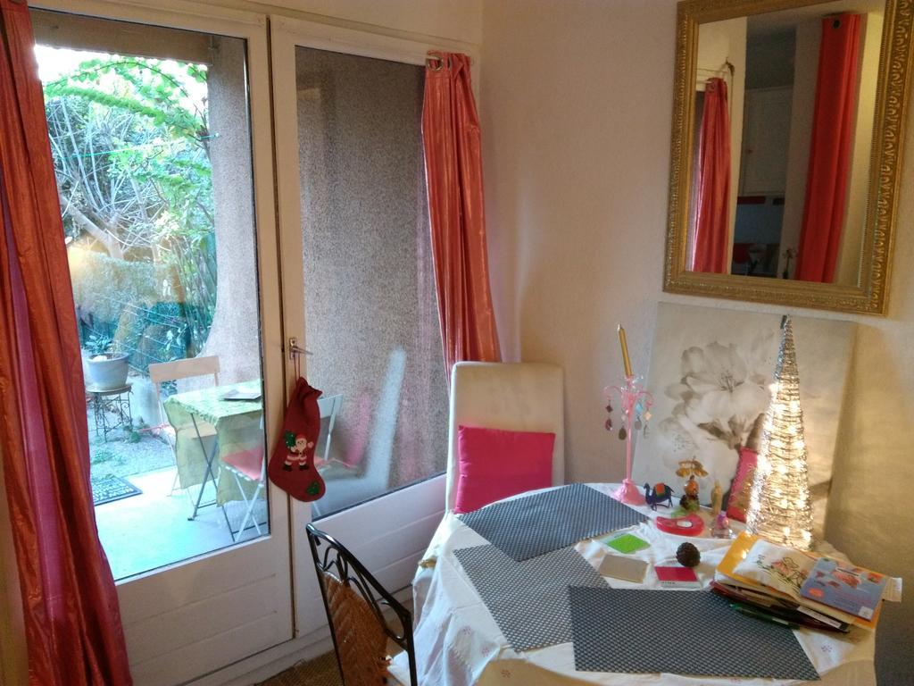 Joli Studio Avec Jardinet Avignon Exterior foto